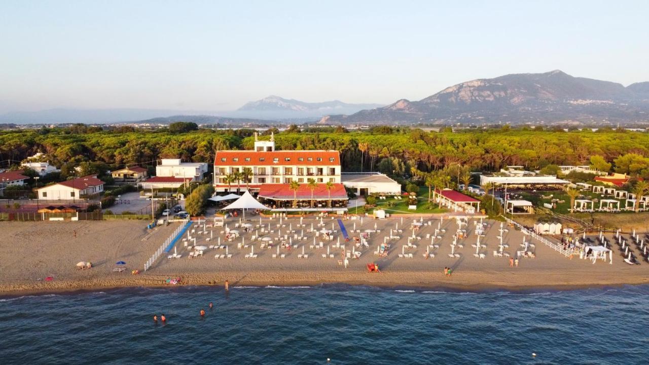 Hotel Schuhmann Paestum Exteriör bild