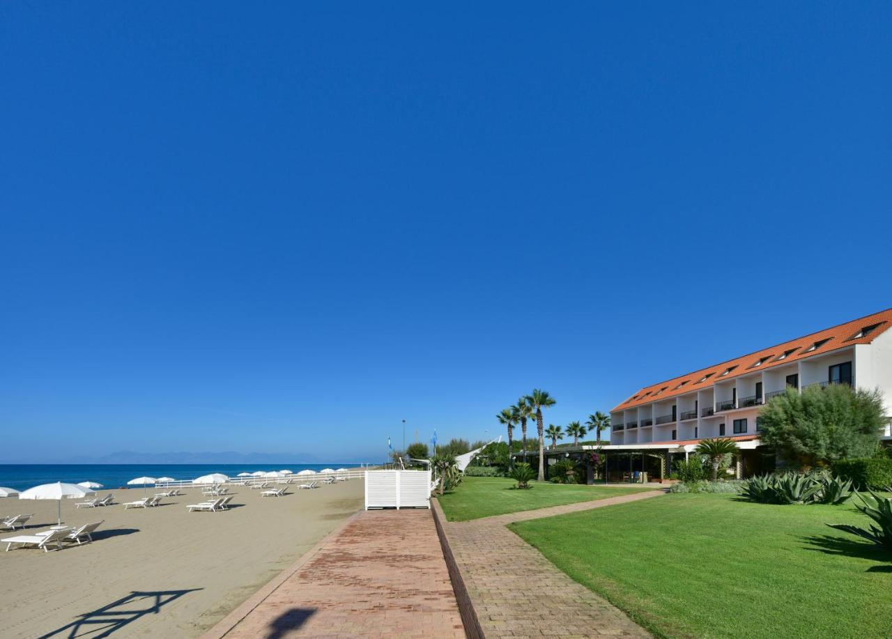 Hotel Schuhmann Paestum Exteriör bild