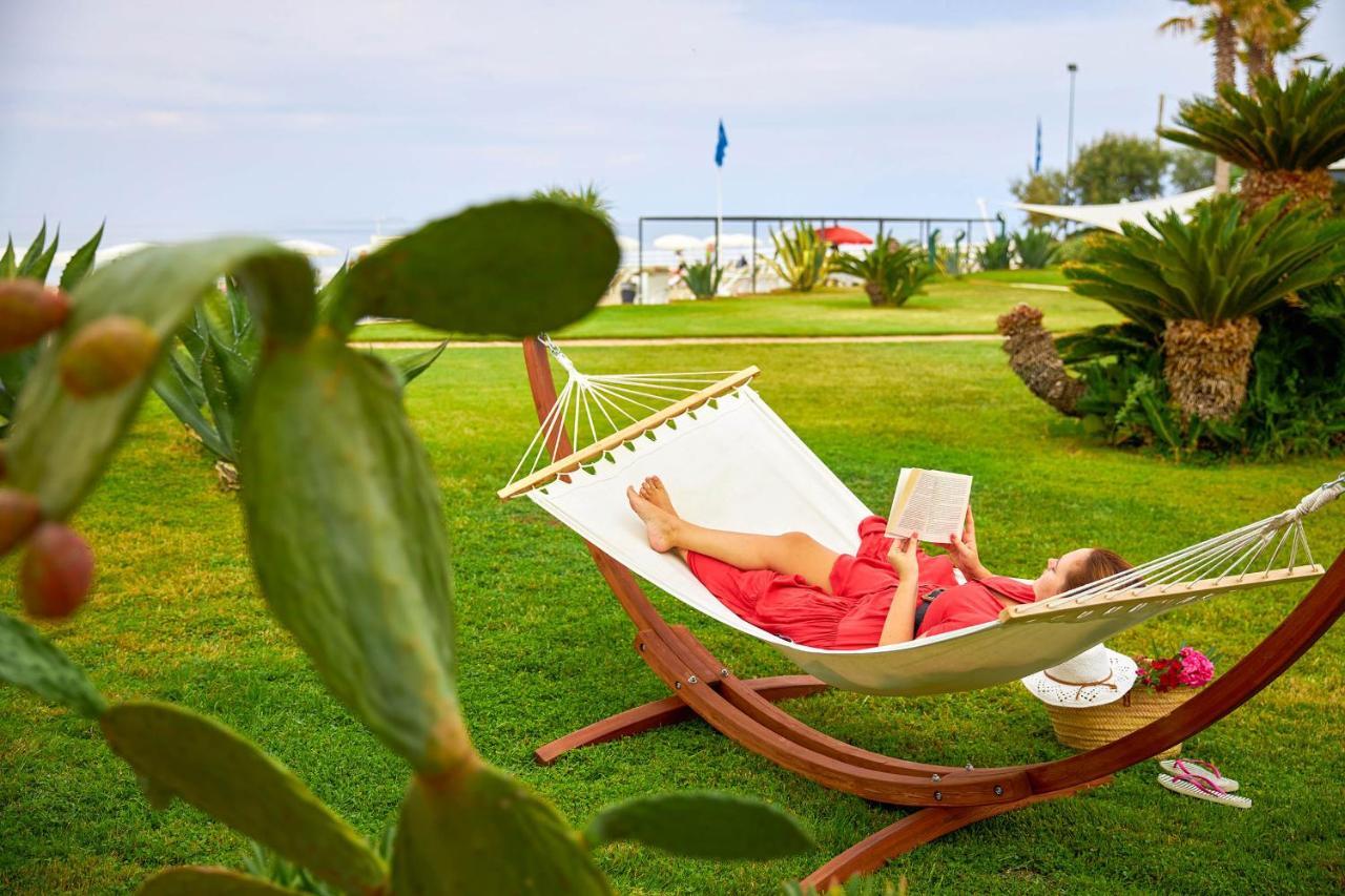 Hotel Schuhmann Paestum Exteriör bild